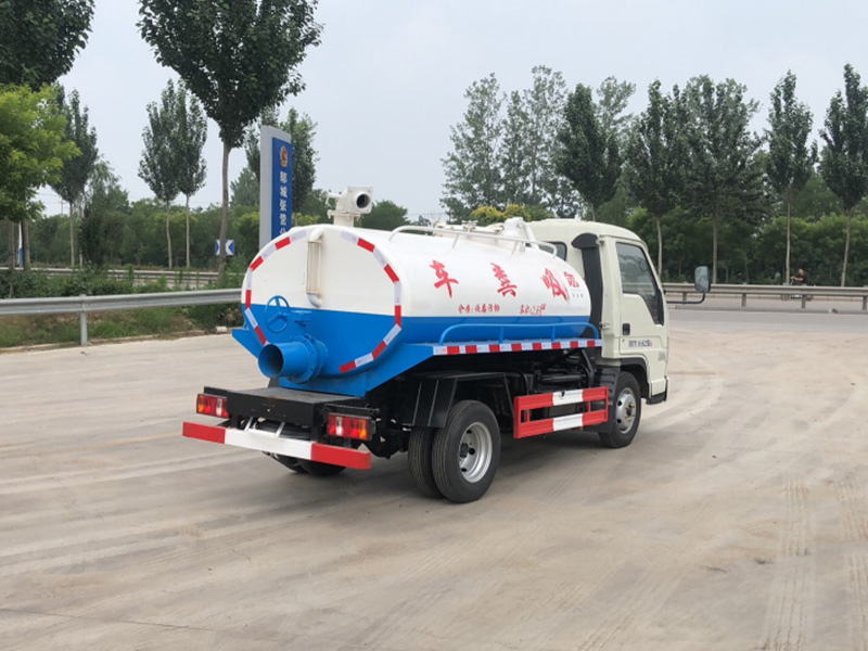 談吸糞車(chē)真空泵要工作原理