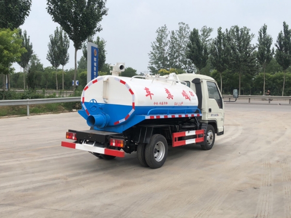 談吸糞車(chē)真空泵要工作原理