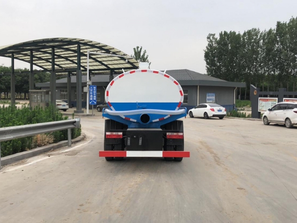 吸糞車(chē)發(fā)動(dòng)機潤滑油為何會(huì )變質(zhì)