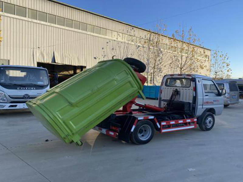 福田汽油YTH5030ZXX6BJ車(chē)廂可卸式垃圾車(chē)