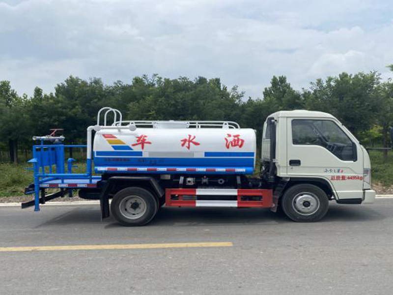 福田時(shí)代3立方噴灑車