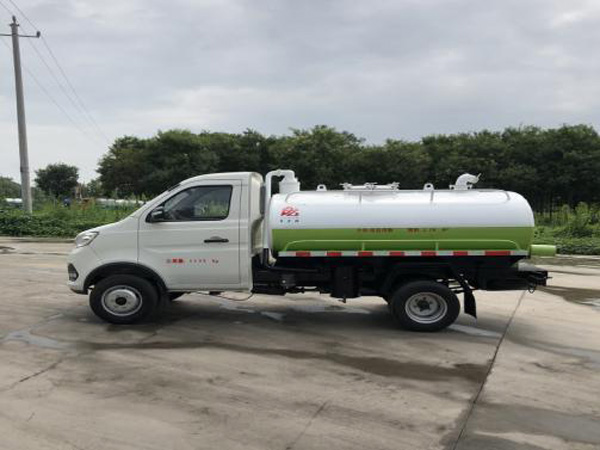長(zhǎng)安汽油吸糞車