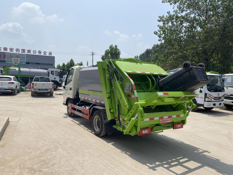 福田4立方藍(lán)牌壓縮式垃圾車(chē)